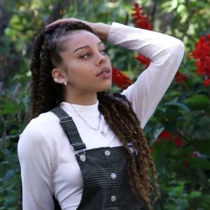 Meet your Posher, Alice